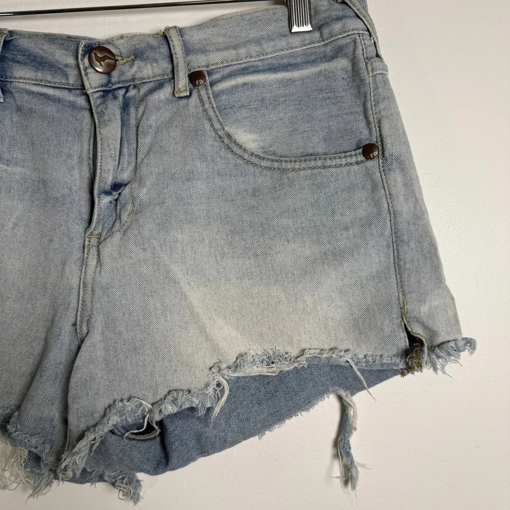 Free‎ People Denim Shorts 28 Light Blue Raw Hem Cutoff Boho Festival Summer